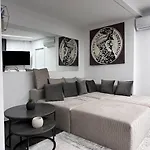 Lumi Residence Apartment 2