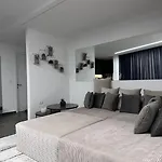 Lumi Residence Apartment 2